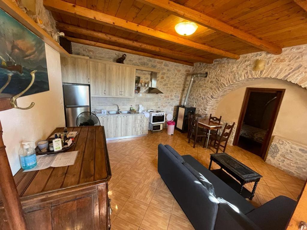 Find Your Peace In A Traditional Country House!! Láyia Zewnętrze zdjęcie