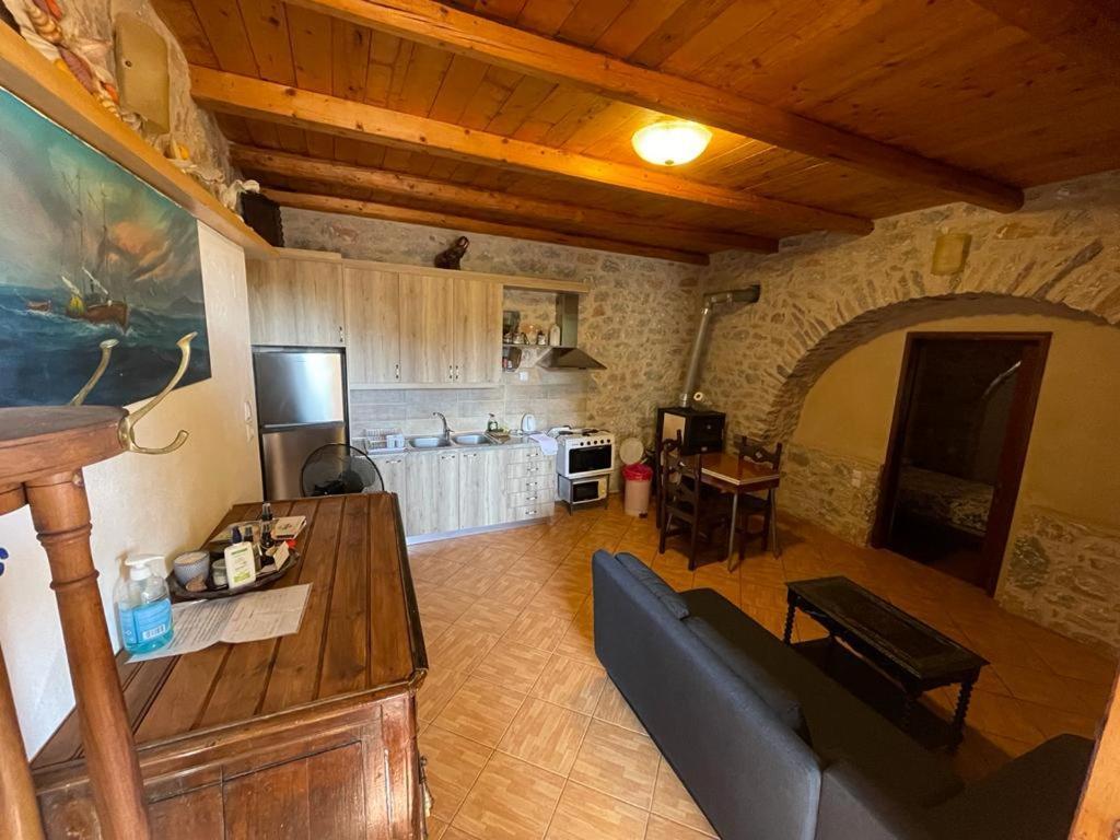 Find Your Peace In A Traditional Country House!! Láyia Zewnętrze zdjęcie